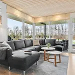 4 Bedroom In
